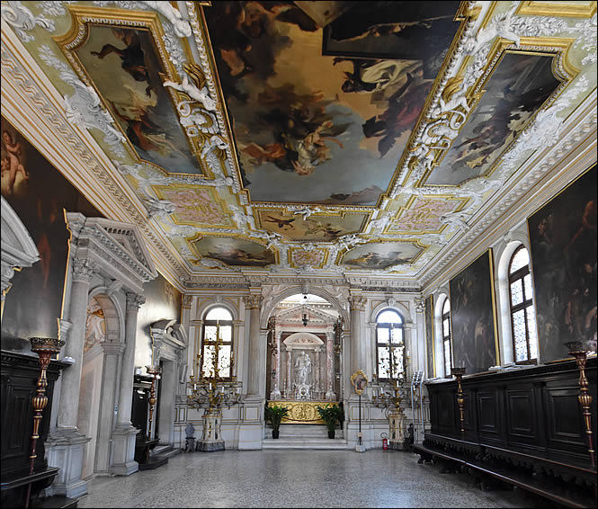 La salle du chapitre de la Scuola Grande dei Carmini