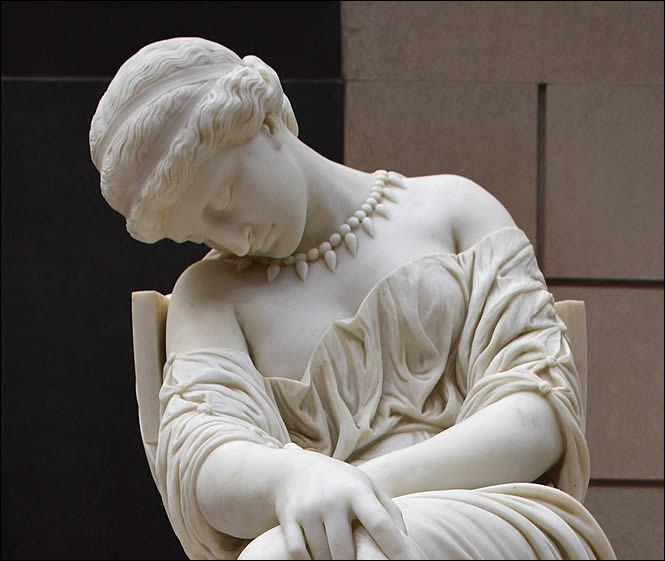 Détail de la statue de Pénélope